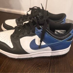 Nike Dunks size 5